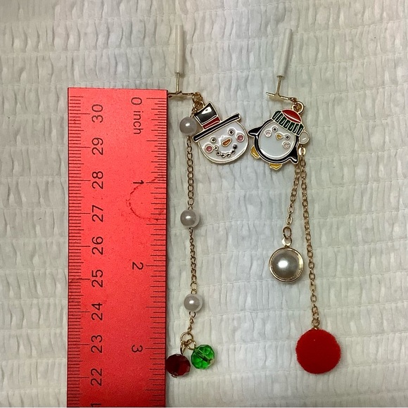 Snowman & Penguin Asymmetrical Dangle Earrings Alloy Jewelry Gold Plated - Picture 3 of 3